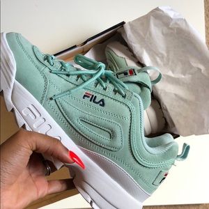 mint green filas